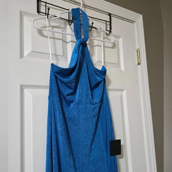 NWT Lulus Stunning Attitude Blue Keyhole Halter Neck Maxi Dress, Stretchy Knit. - Picture 3 of 15